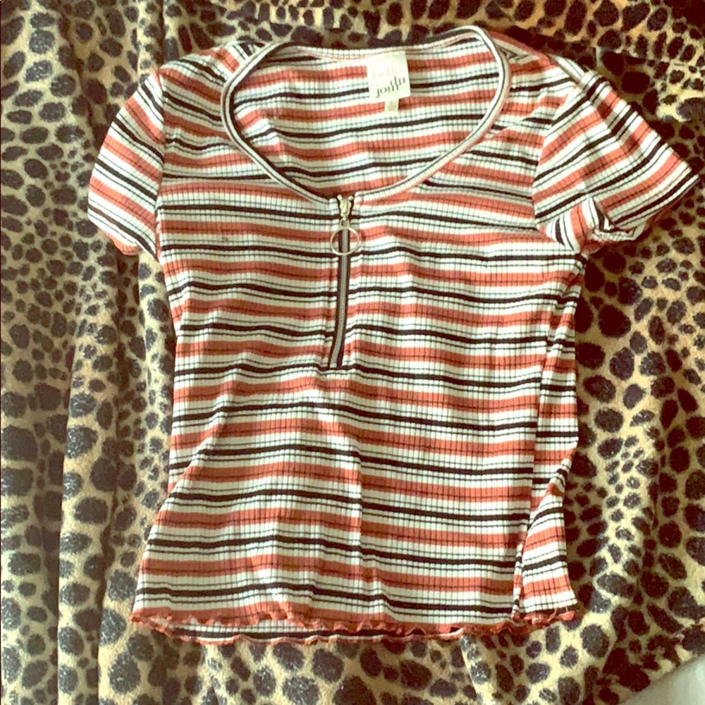 Cropped t shirt with zipper